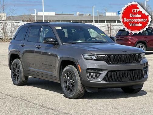 2025 Jeep Grand Cherokee Laredo