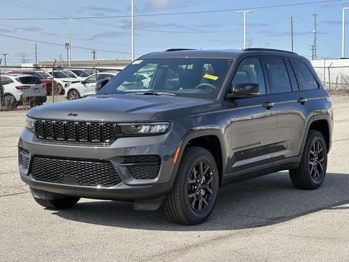 2025 Jeep Grand Cherokee Laredo