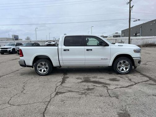 Bright White Clearcoat 2026 RAM 1500 Big Horn/Lone Star