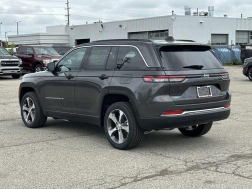 2025 Jeep Grand Cherokee 4xe Base