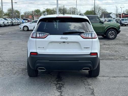 2022 Jeep Cherokee Latitude Lux
