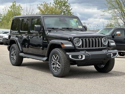 Black Clearcoat 2026 Jeep Wrangler Sahara