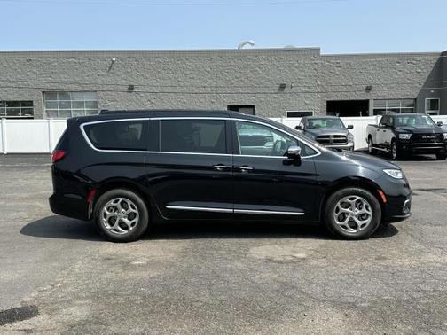 2022 Chrysler Pacifica Limited