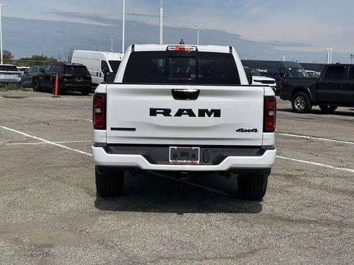 Bright White Clearcoat 2026 RAM 1500 Big Horn/Lone Star