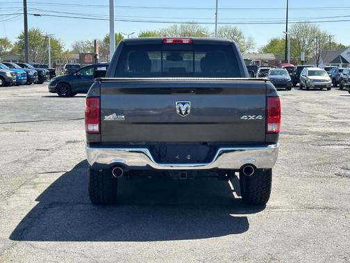 Crystal Metallic 2018 RAM 1500 Big Horn