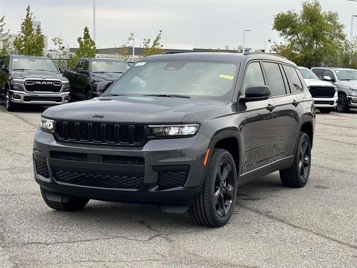 2025 Jeep Grand Cherokee L Laredo
