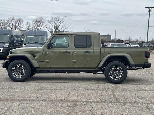 Sahara Beige 2026 Jeep Gladiator Sport