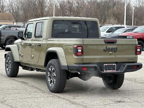 2026 Jeep Gladiator Sport