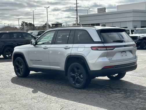 2023 Jeep Grand Cherokee Altitude