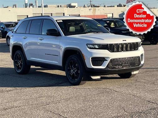 2025 Jeep Grand Cherokee Laredo