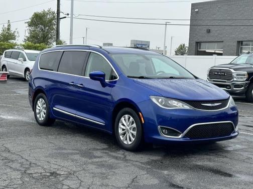 2018 Chrysler Pacifica Touring-L