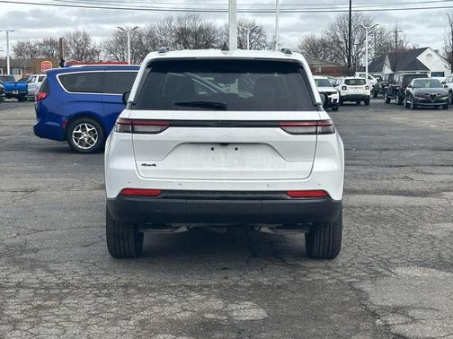 2024 Jeep Grand Cherokee Laredo