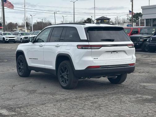 2024 Jeep Grand Cherokee Laredo