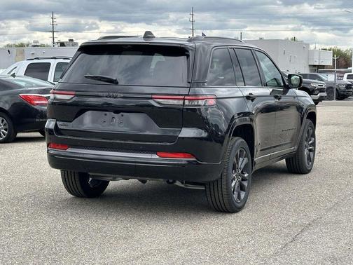 Diamond Black 2026 Jeep Grand Cherokee Limited