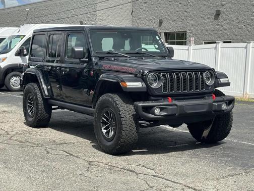 Black Clearcoat 2025 Jeep Wrangler Rubicon
