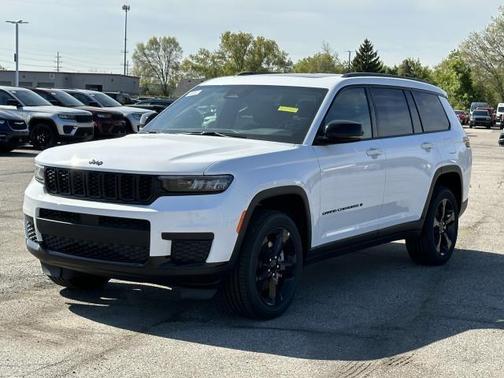 2025 Jeep Grand Cherokee L Laredo