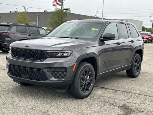 2025 Jeep Grand Cherokee Laredo