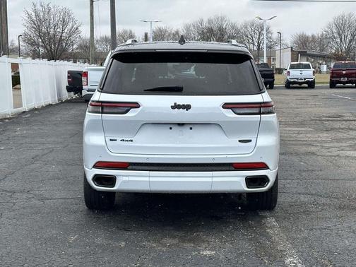 Bright White Clearcoat 2023 Jeep Grand Cherokee L Summit