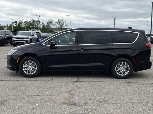 Diamond 2027 Chrysler Pacifica SELECT