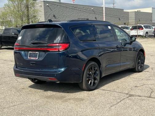 2025 Chrysler Pacifica Limited