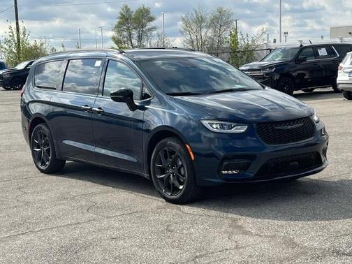 2025 Chrysler Pacifica Limited