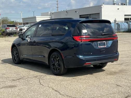 2025 Chrysler Pacifica Limited