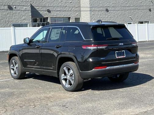 2025 Jeep Grand Cherokee 4xe Base