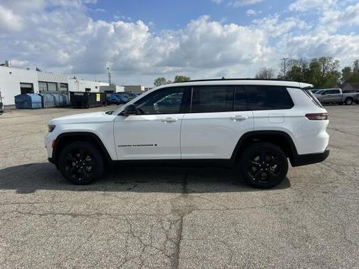 2025 Jeep Grand Cherokee L Laredo