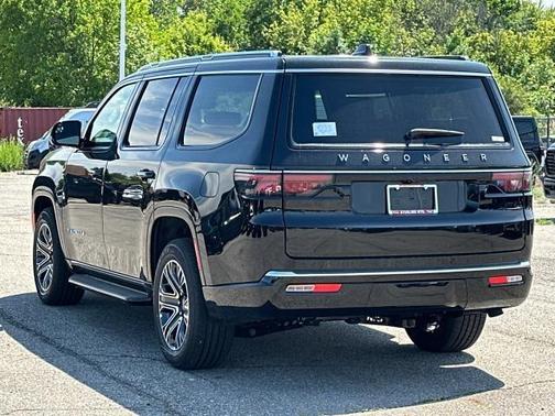 2025 Jeep Wagoneer Base