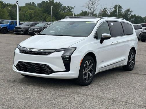 Bright White Clearcoat 2027 Chrysler Pacifica Pinnacle