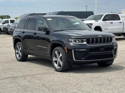 Diamond Black 2026 Jeep Grand Cherokee Limited