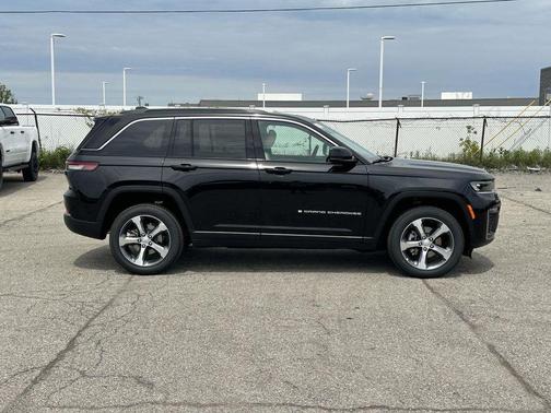 Diamond Black 2026 Jeep Grand Cherokee Limited