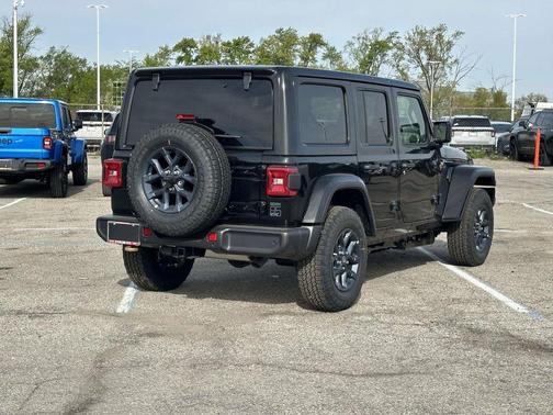 Black Clearcoat 2026 Jeep Wrangler Sport