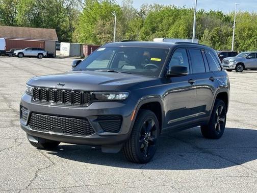 2025 Jeep Grand Cherokee Laredo