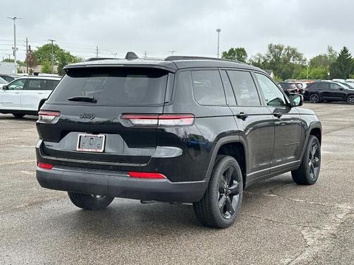 2025 Jeep Grand Cherokee L Laredo