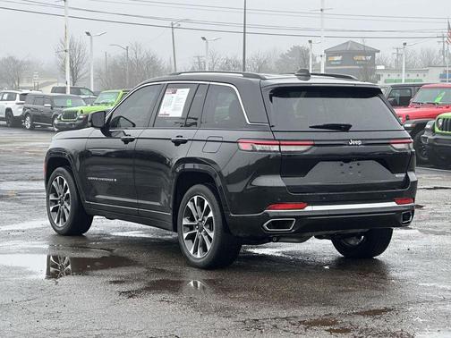 2022 Jeep Grand Cherokee Overland