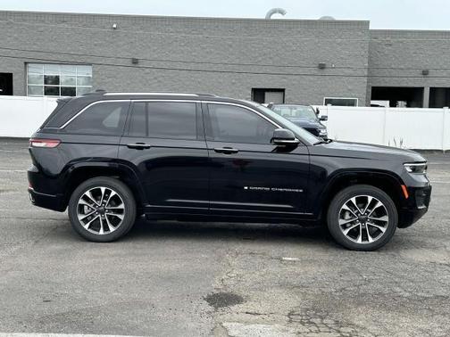2022 Jeep Grand Cherokee Overland