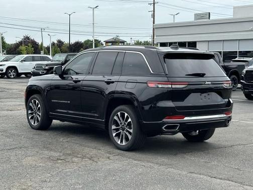2022 Jeep Grand Cherokee Overland