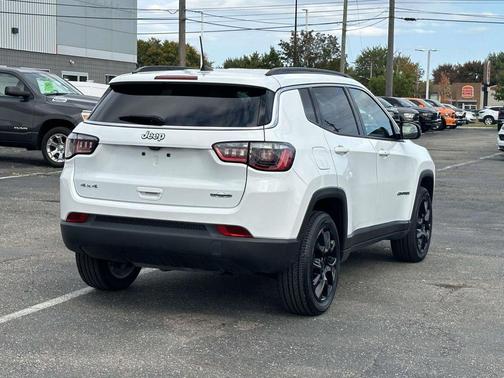 2022 Jeep Compass Latitude Lux