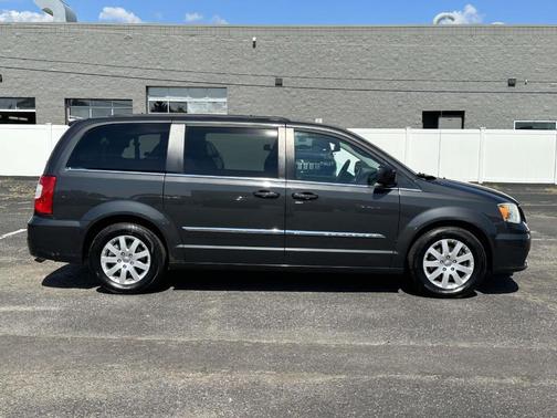 2012 Chrysler Town & Country Touring