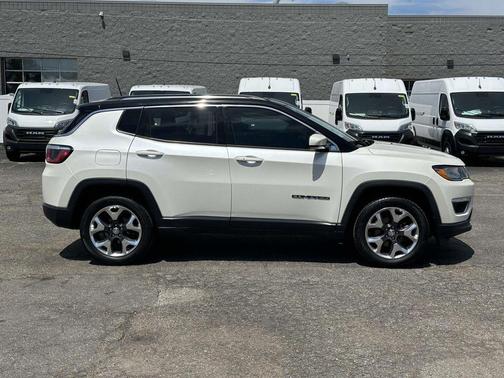 Pearl White Tri-Coat 2019 Jeep Compass Limited