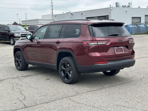 2025 Jeep Grand Cherokee L Laredo