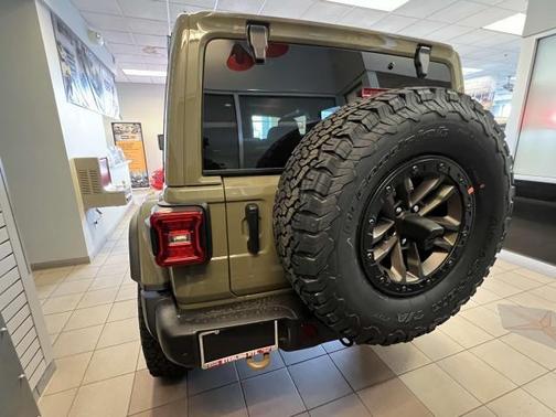 2025 Jeep Wrangler Rubicon 392