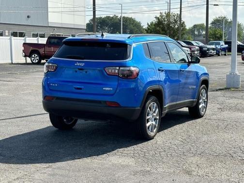 2022 Jeep Compass Latitude Lux