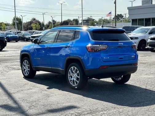 2022 Jeep Compass Latitude Lux