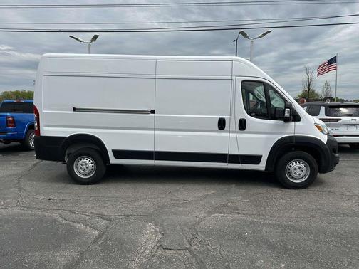 Bright White Clearcoat 2026 RAM ProMaster 2500 High Roof