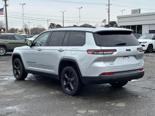 2023 Jeep Grand Cherokee L Laredo