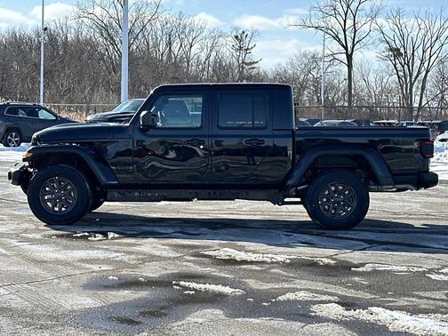 2026 Jeep Gladiator Sport