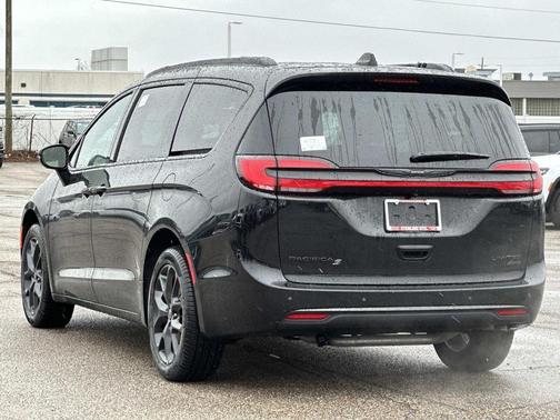 2026 Chrysler Pacifica Limited