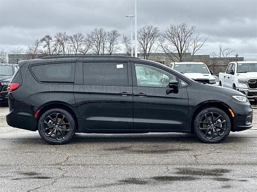 2026 Chrysler Pacifica Limited